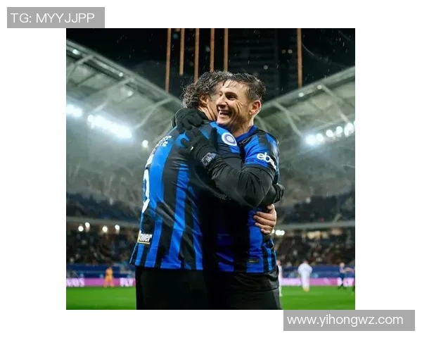 足球明星菲戈与劳尔的传奇对决与友谊故事回顾